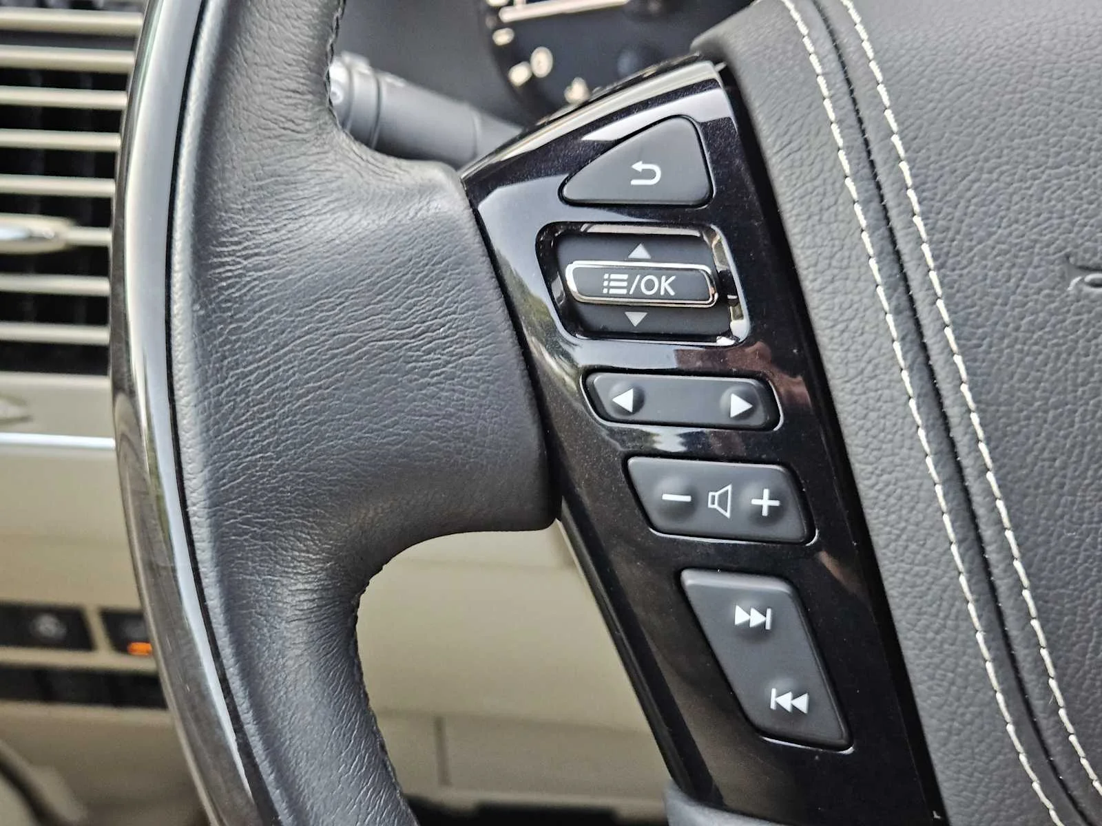 Used 2023 Hermosa Blue INFINITI SENSORY image 24