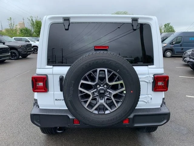 New 2026 Bright White Clearcoat Jeep Sahara image 4