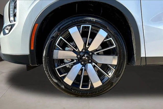 New 2026 White Mitsubishi SE 1.5T 2WD image 13