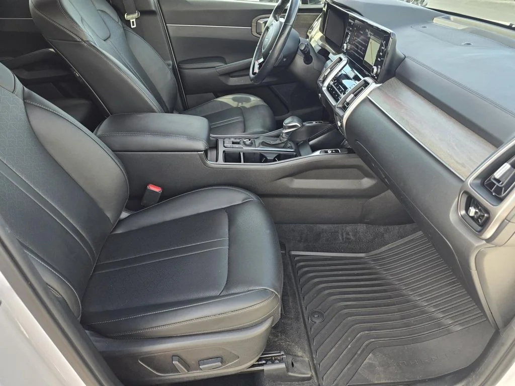 Used 2023 Glacial White Pearl Kia X-Line EX image 20