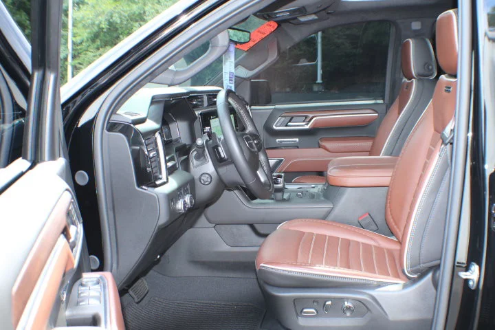 Certified Used 2025 Onyx Black GMC Denali Ultimate image 15