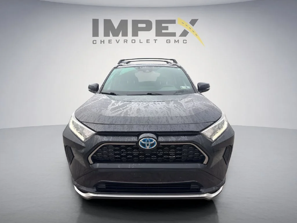 Used 2021  Toyota SE image 8