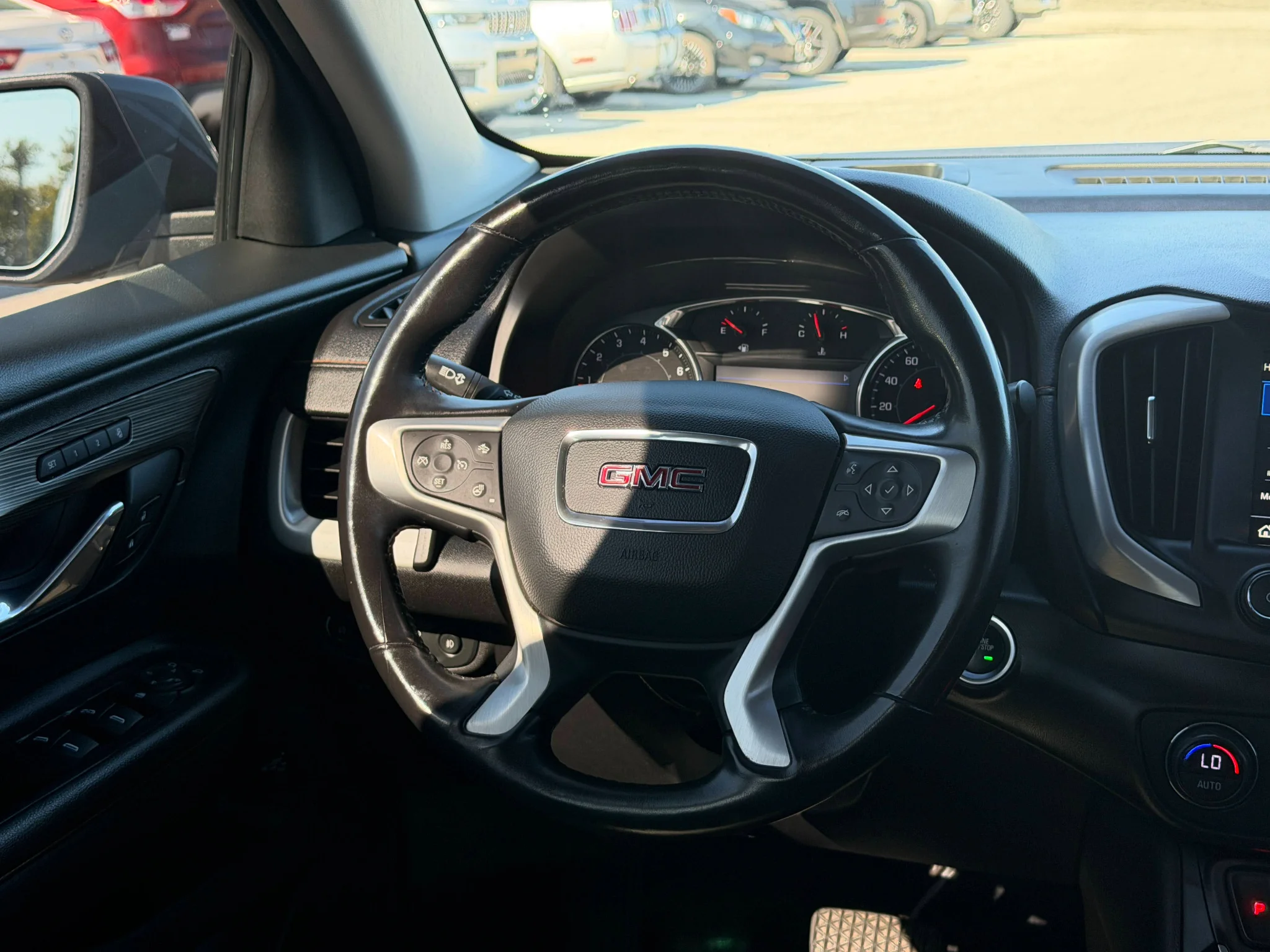 Used 2020 Satin Steel Metallic GMC SLT image 12