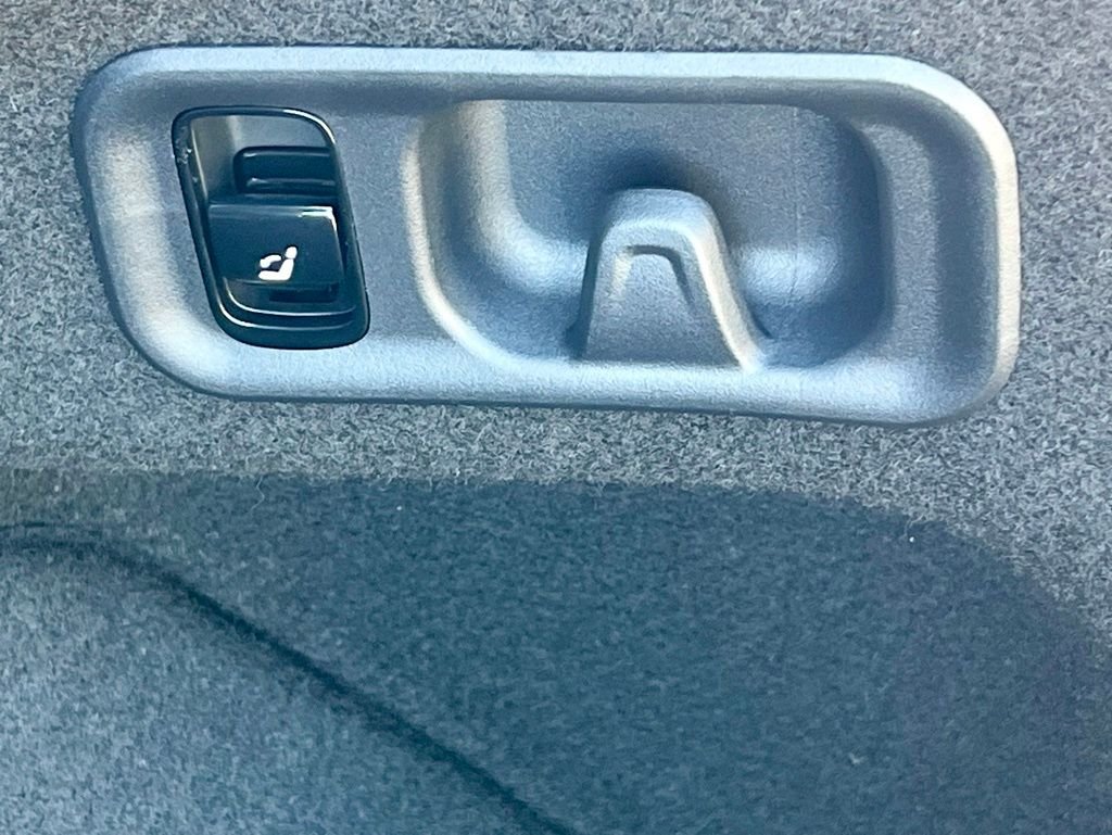 Certified Used 2026  Mercedes-Benz E 350 image 41
