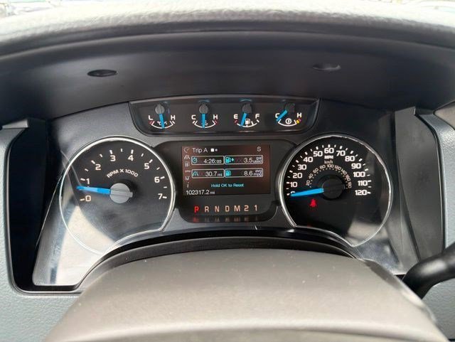 Used 2014 Ingot Silver Metallic Ford XLT image 24
