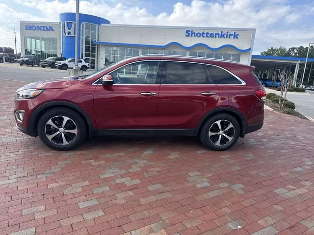 Used 2017 Red Kia EX image 3