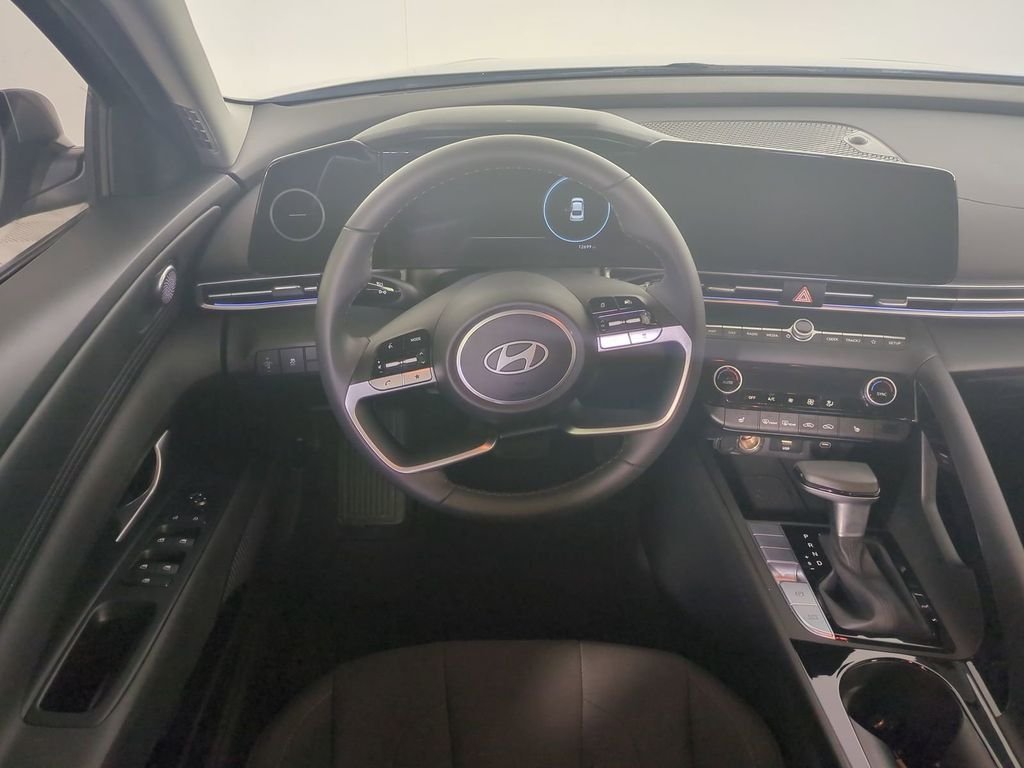 2024 Hyundai Elantra SEL - Photo 17