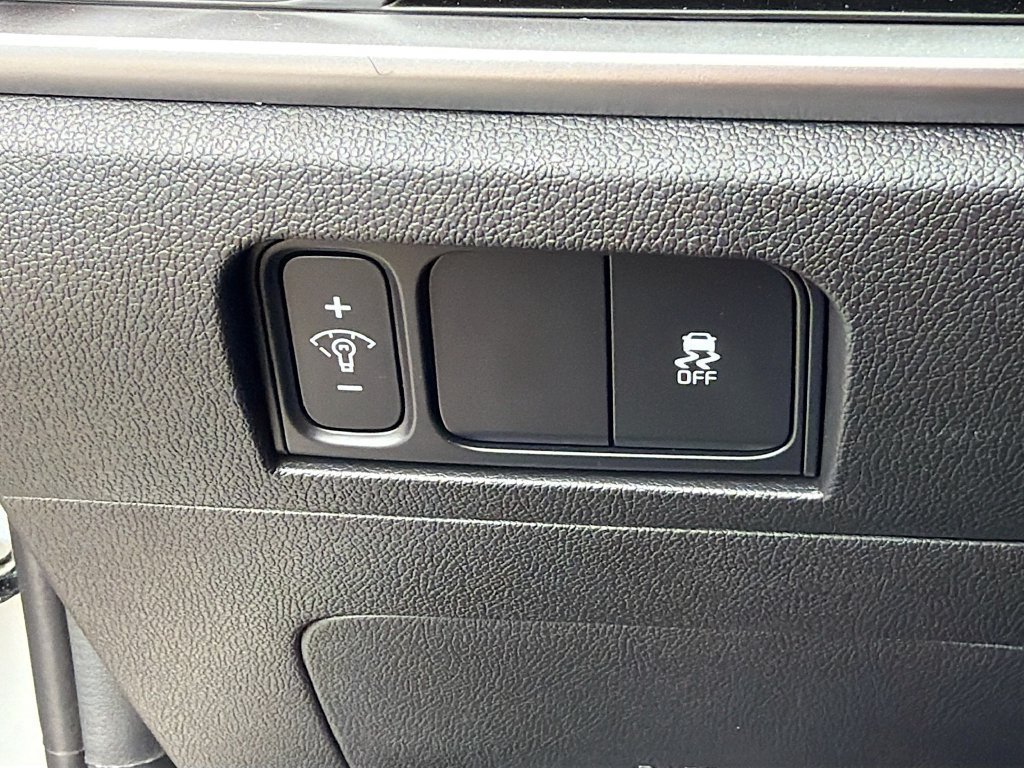 Certified Used 2026 White Kia S image 32