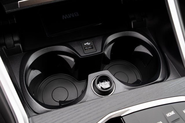 2025 BMW i4 40 - Photo 24
