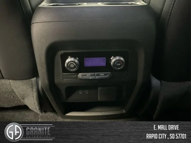 2025 GMC Acadia AT4 - Photo 21