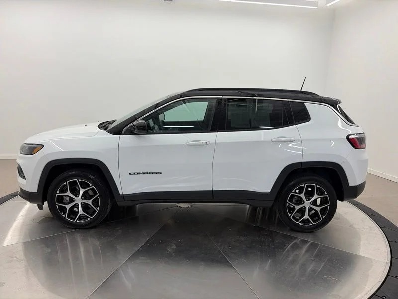 Used 2024 White Jeep Limited image 6