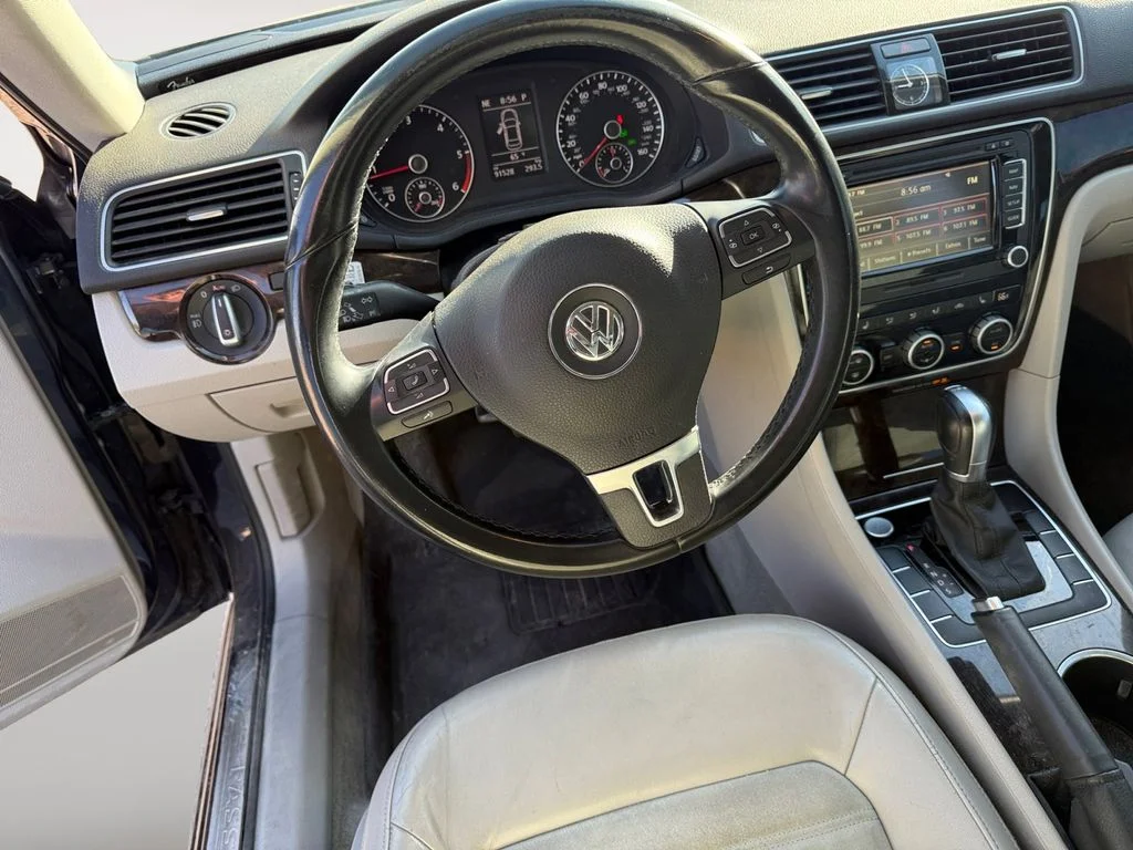 Used 2015 Blue Volkswagen TDI SEL Premium image 10
