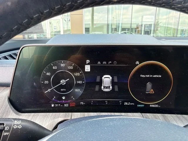 Used 2023 White Kia SX image 2