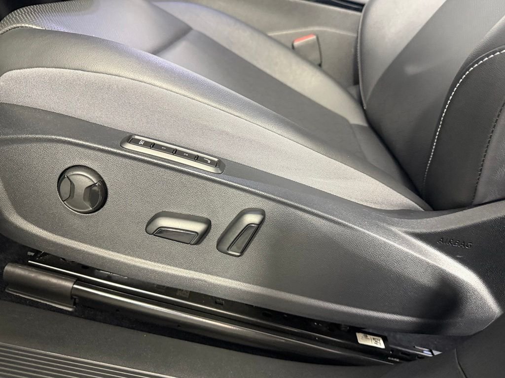 Used 2023 Black Volkswagen Pro S image 24