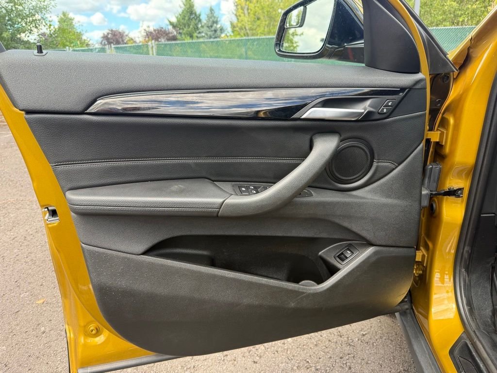 Used 2018 Galvanic Gold Metallic BMW xDrive28i image 14