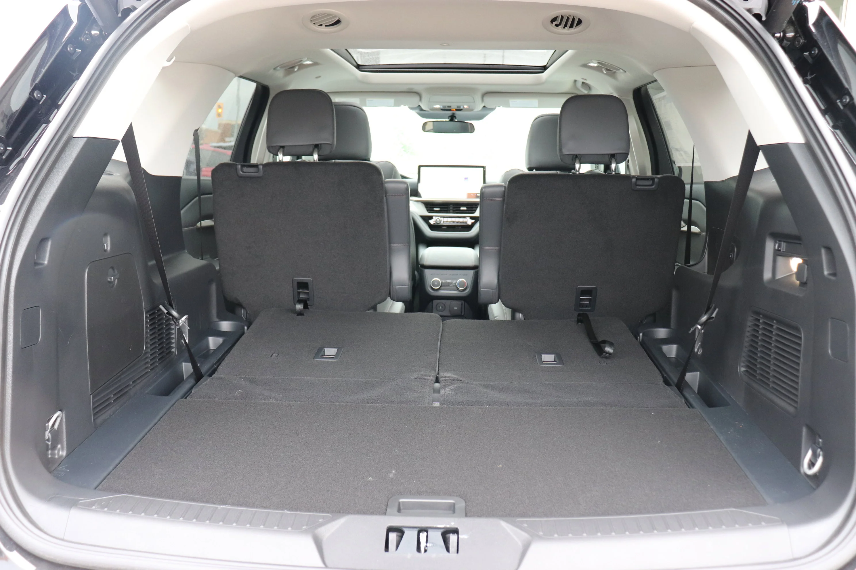 New 2026 AGATE BLACK Ford Active w/200A Pkg image 7