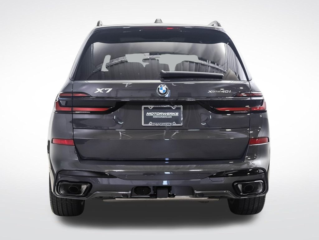 Used 2027 Gray Metallic BMW xDrive40i image 4