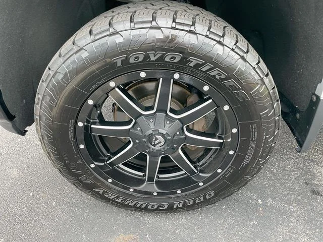 Used 2020 Silver Ice Metallic Chevrolet LT Trail Boss image 33