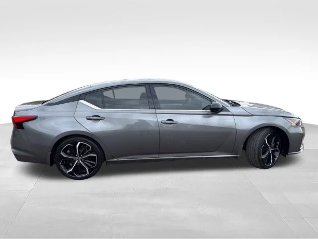 Used 2024 Gray Nissan 2.5 SR image 9