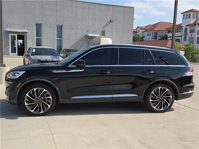 Used 2020 Infinite Black Metallic Lincoln Reserve All-wheel Drive image 2