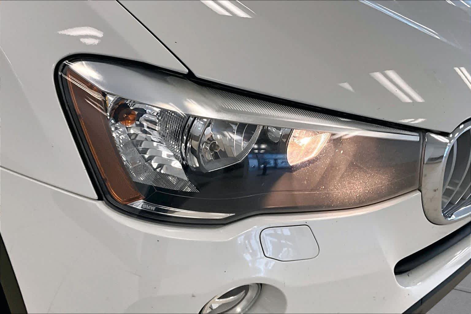 Used 2017 Alpine White BMW xDrive28i image 26