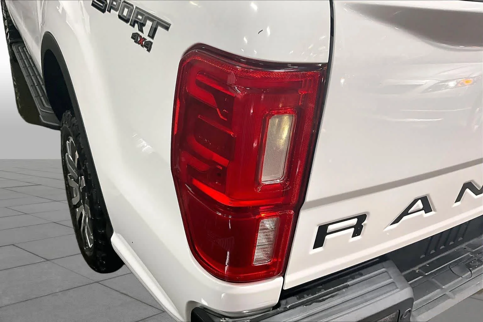 Certified Used 2021 Oxford White Ford XLT image 29