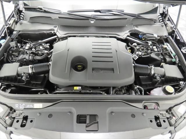 Used 2026 Santorini Black Metallic Land Rover Gemini Edition image 29