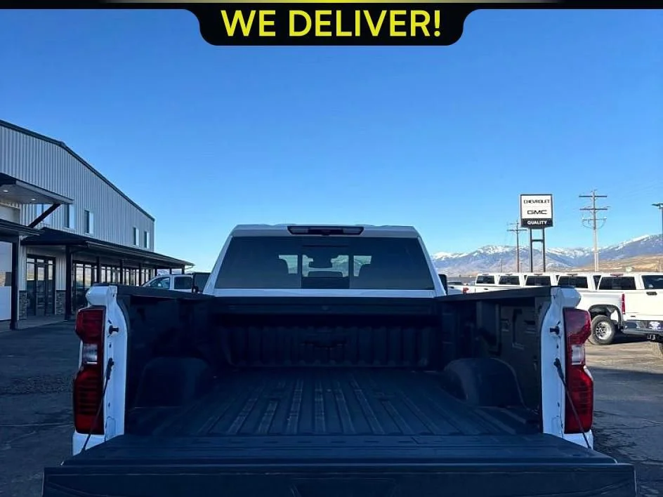 New 2025 Summit White Chevrolet LT image 10