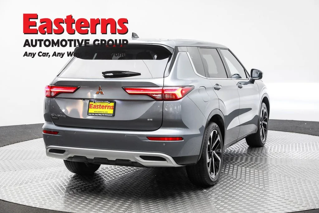 Used 2024 Gray Mitsubishi SE image 5