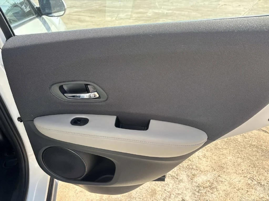 Used 2021 White Honda LX image 17
