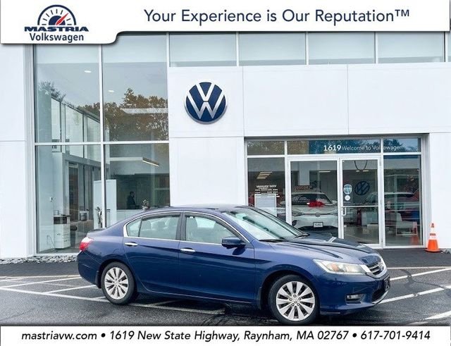 Used 2015  Honda EX-L image 1