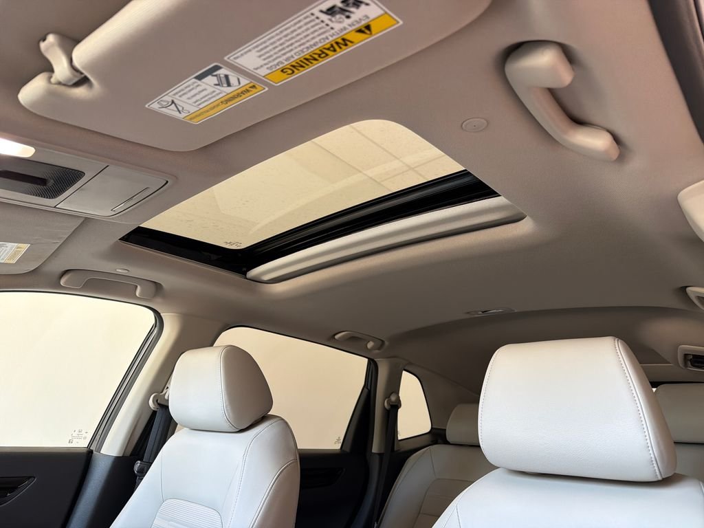 Used 2023  Honda EX-L image 17