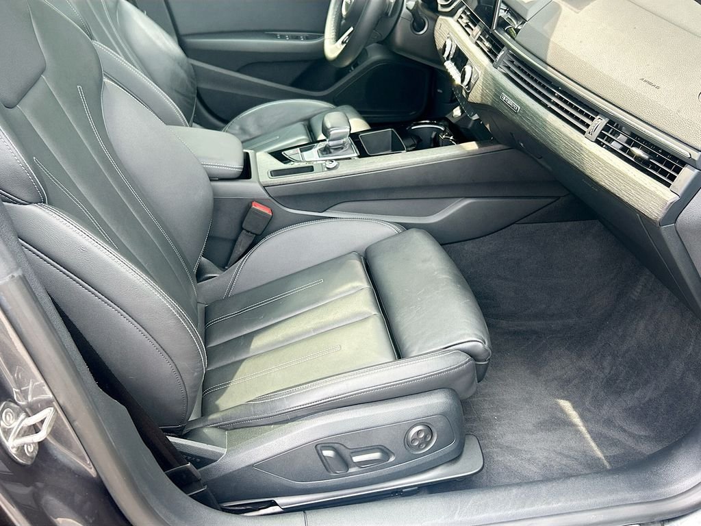 Used 2023 Daytona Gray Pearl Effect Audi S line Premium image 29