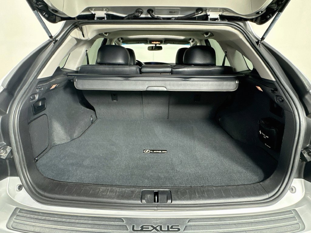 Used 2015 Silver Lexus 350 image 31