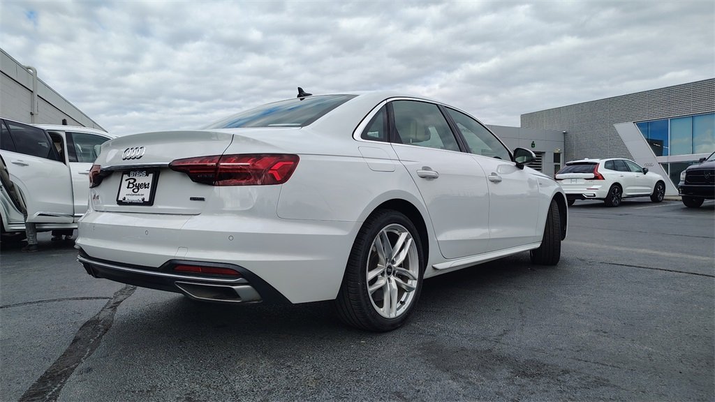 2021 Audi A4 45 S line Premium Plus photo 3