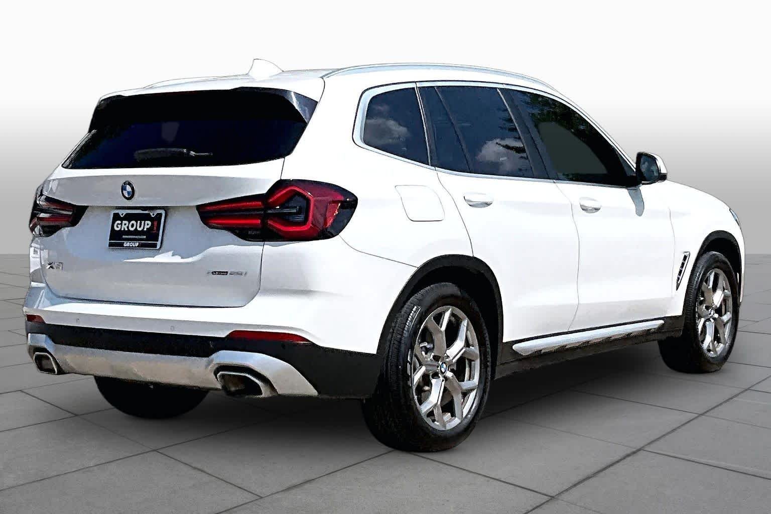 Used 2022 Alpine White BMW xDrive30i image 13