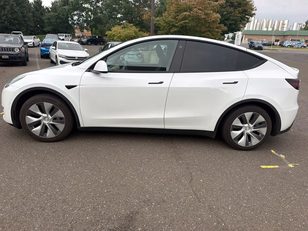Used 2021 White Tesla Long Range image 4
