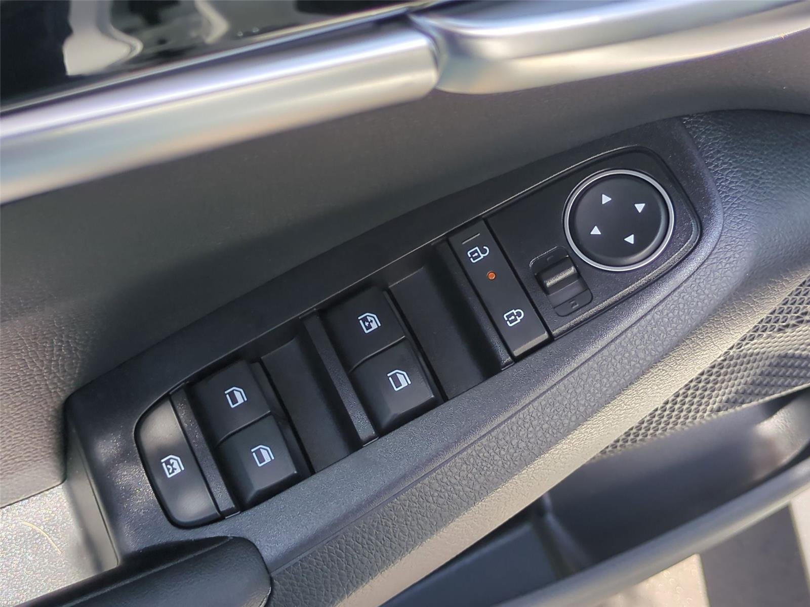 New 2026 Snow White Pearl Kia S image 16