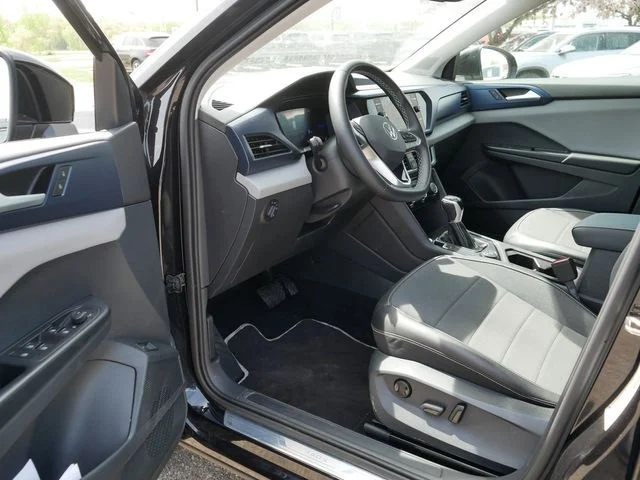 Certified Used 2023 Black Volkswagen 1.5T SE image 12