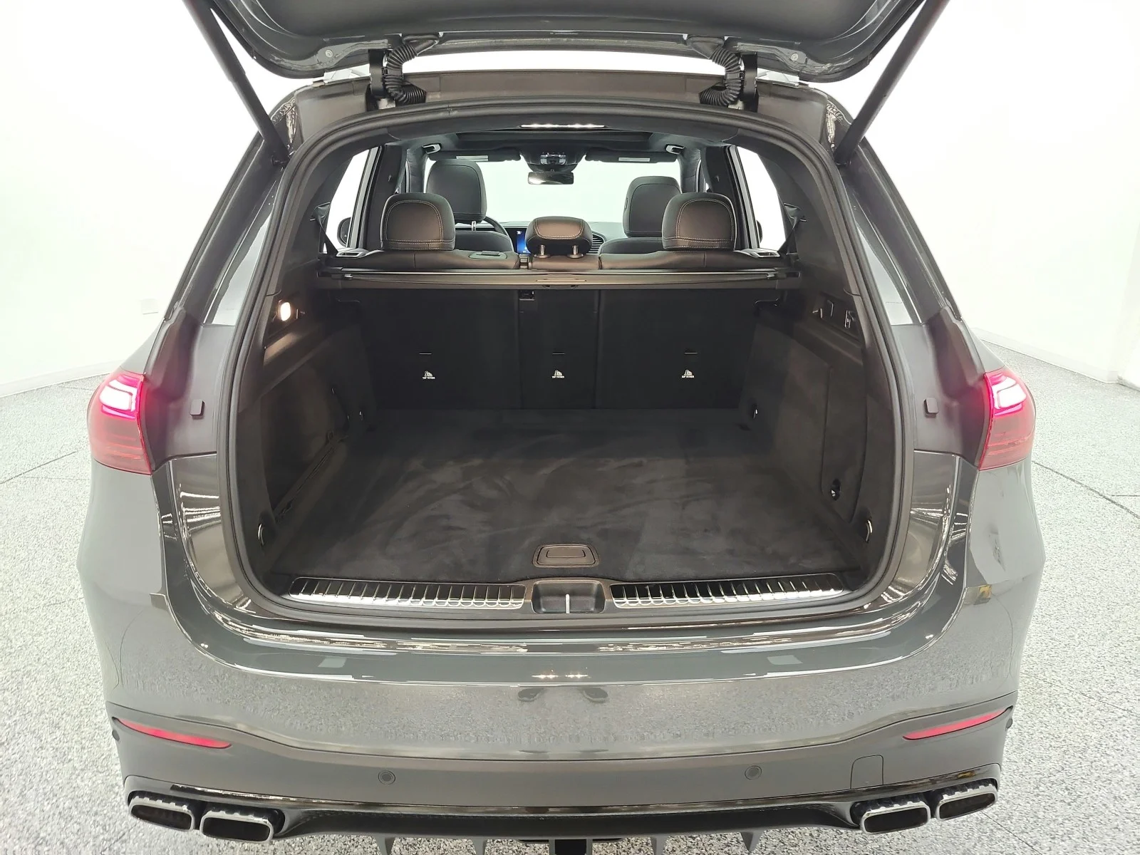 Used 2025 MANUFAKTUR Signature Silicon Grey Mercedes-Benz AMG® GLE 63 S 4MATIC+ SUV image 18