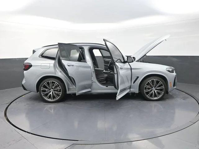 Used 2024 Gray BMW xDrive30i image 46