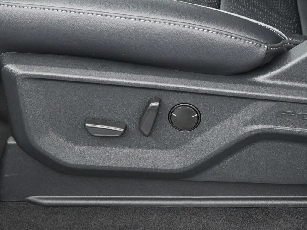 New 2026 Oxford White Ford Lariat image 9