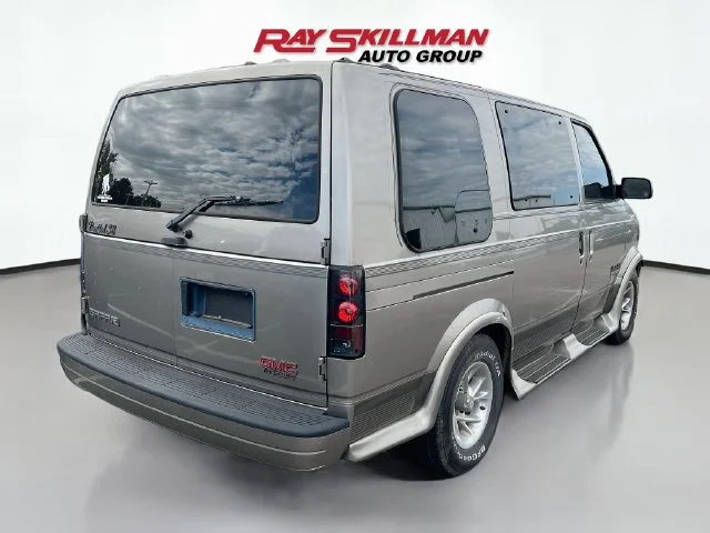 Used 2001 Gray GMC Upfitter image 6