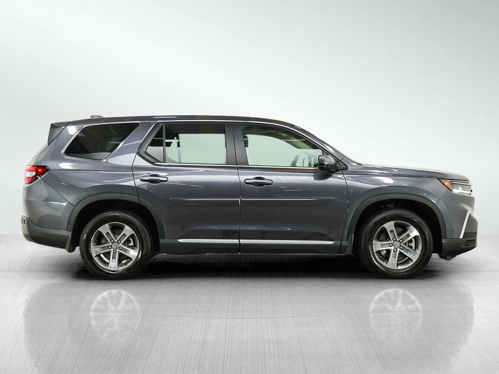 Used 2023  Honda EX-L image 6