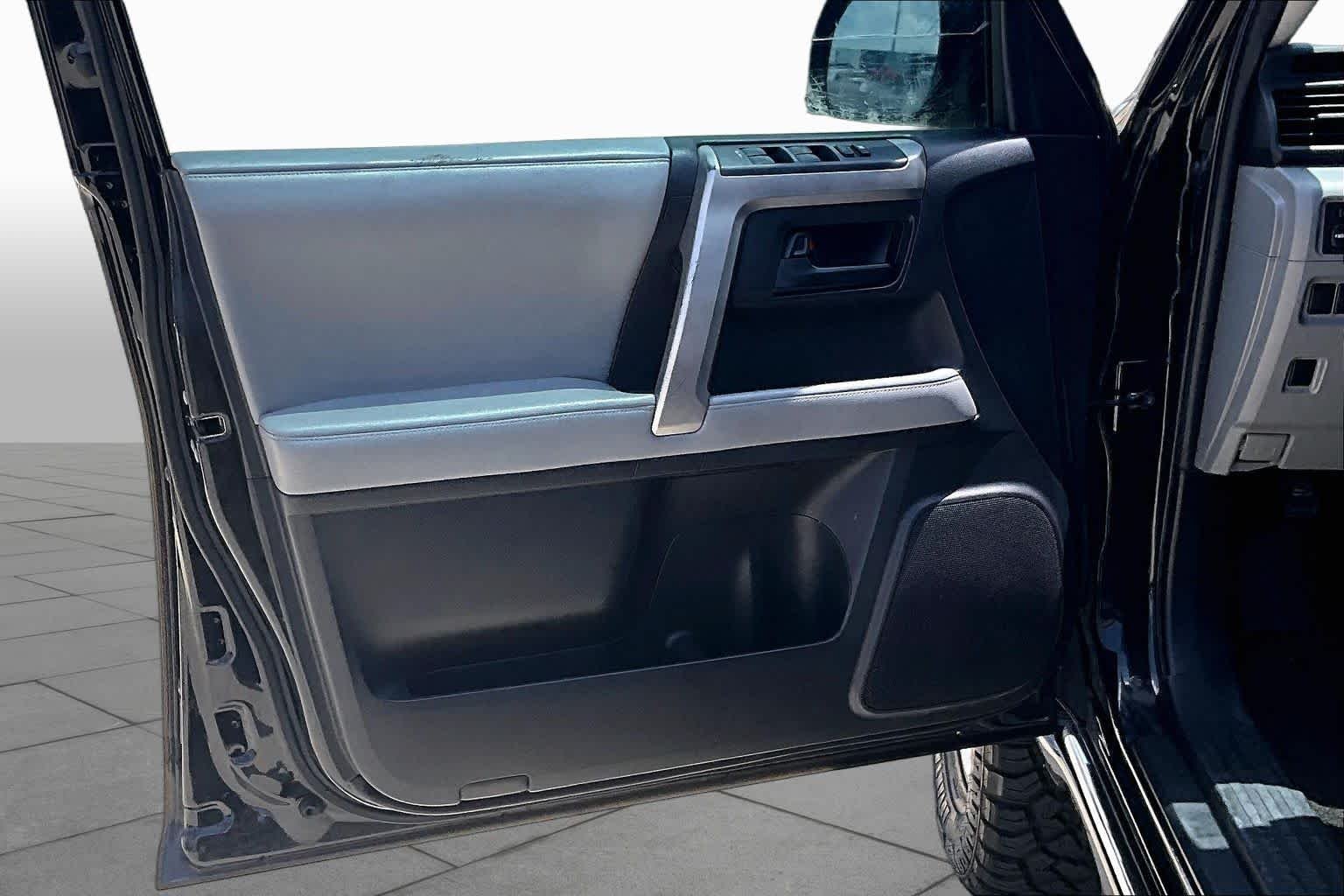 Used 2011 Black Toyota SR5 image 20