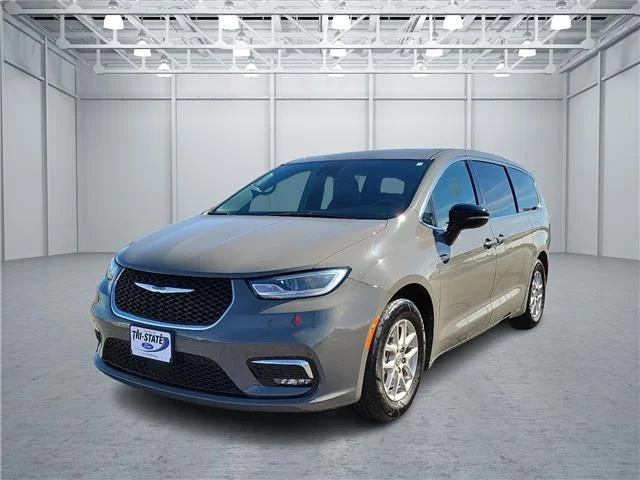 Used 2025 Gray Chrysler Select Front-Wheel Drive Passenger image 1