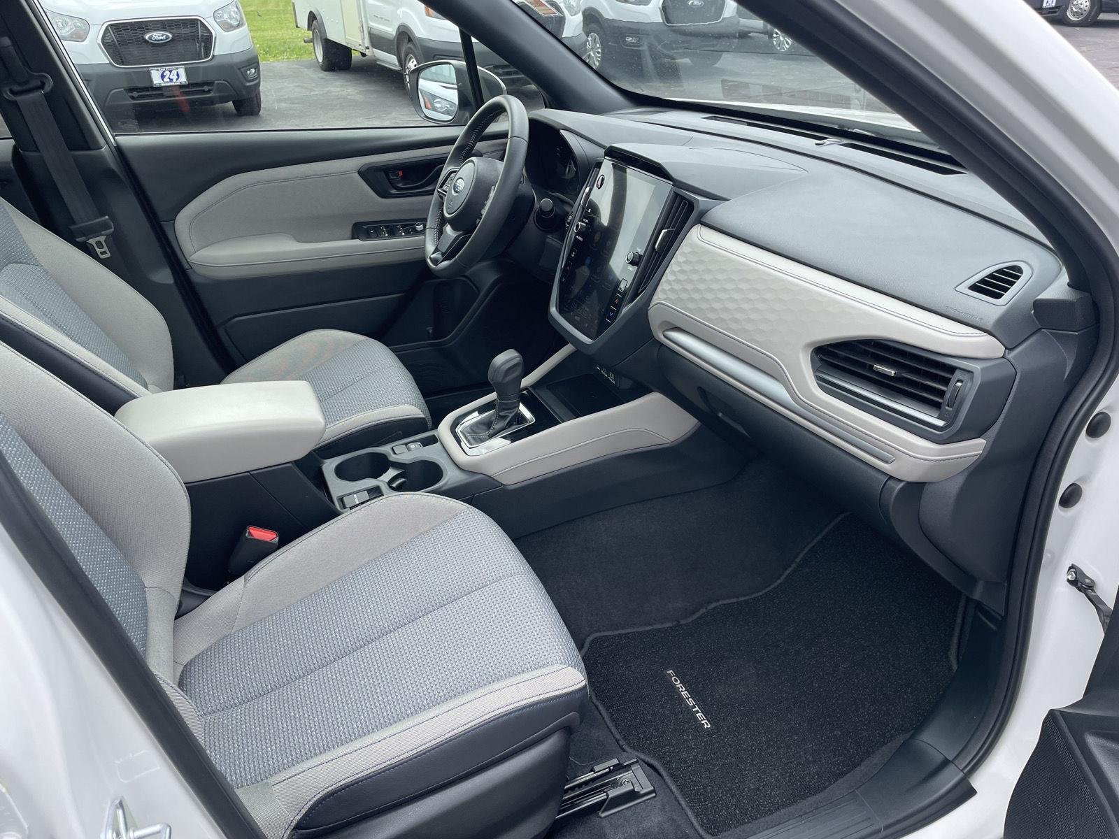 Used 2025 Crystal White Pearl Subaru Premium image 28