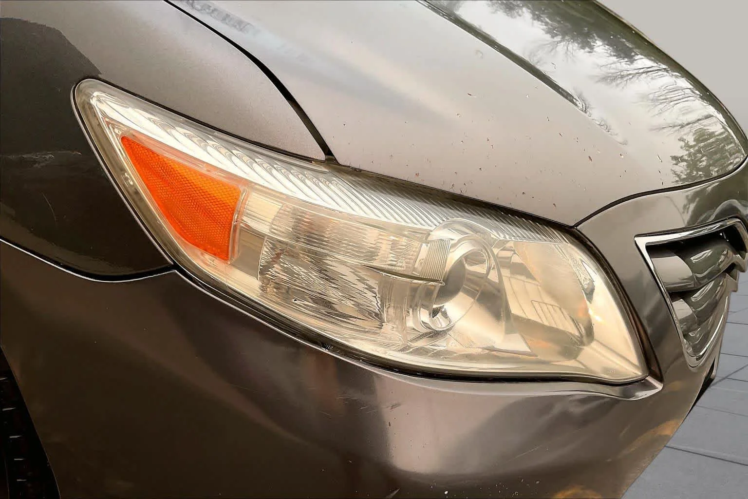 Used 2010 MAGNETIC GRAY MET. Toyota  image 26