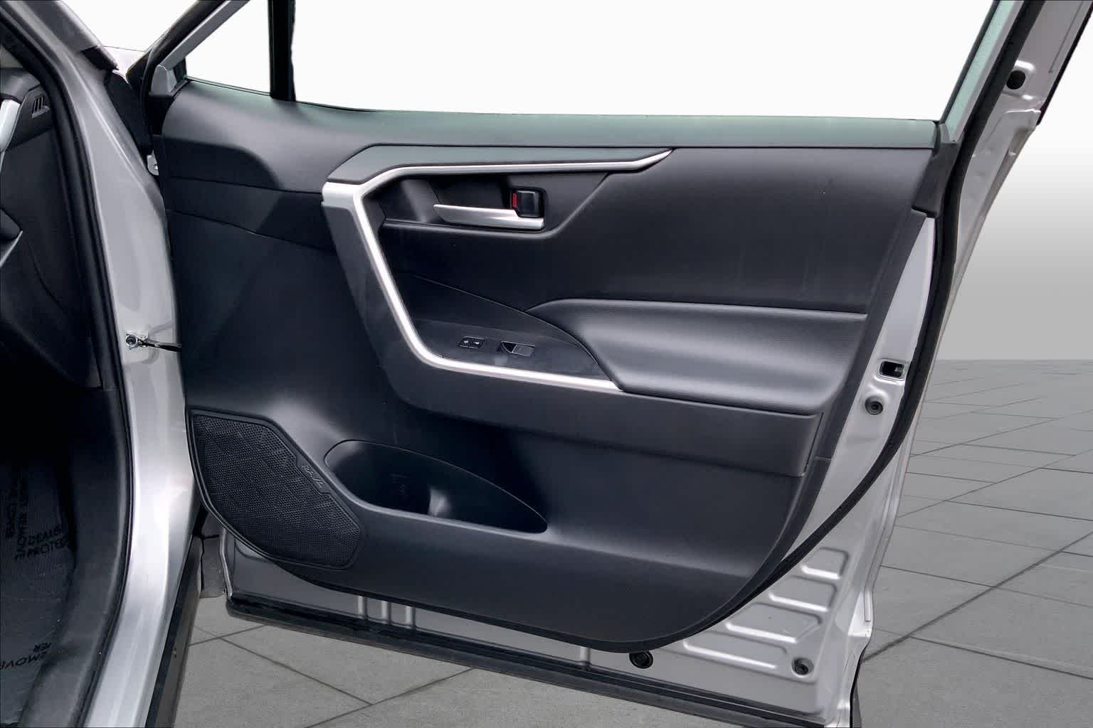 Used 2024 Silver Sky Metallic Toyota XLE image 22