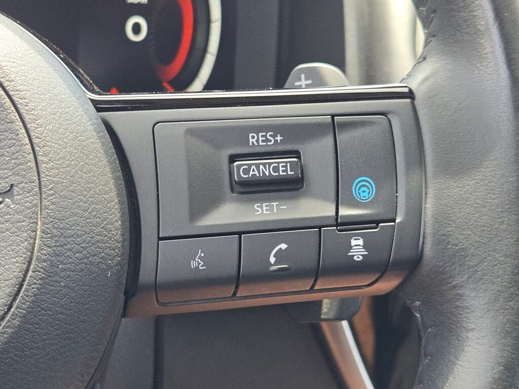 Used 2021  Nissan Platinum image 31